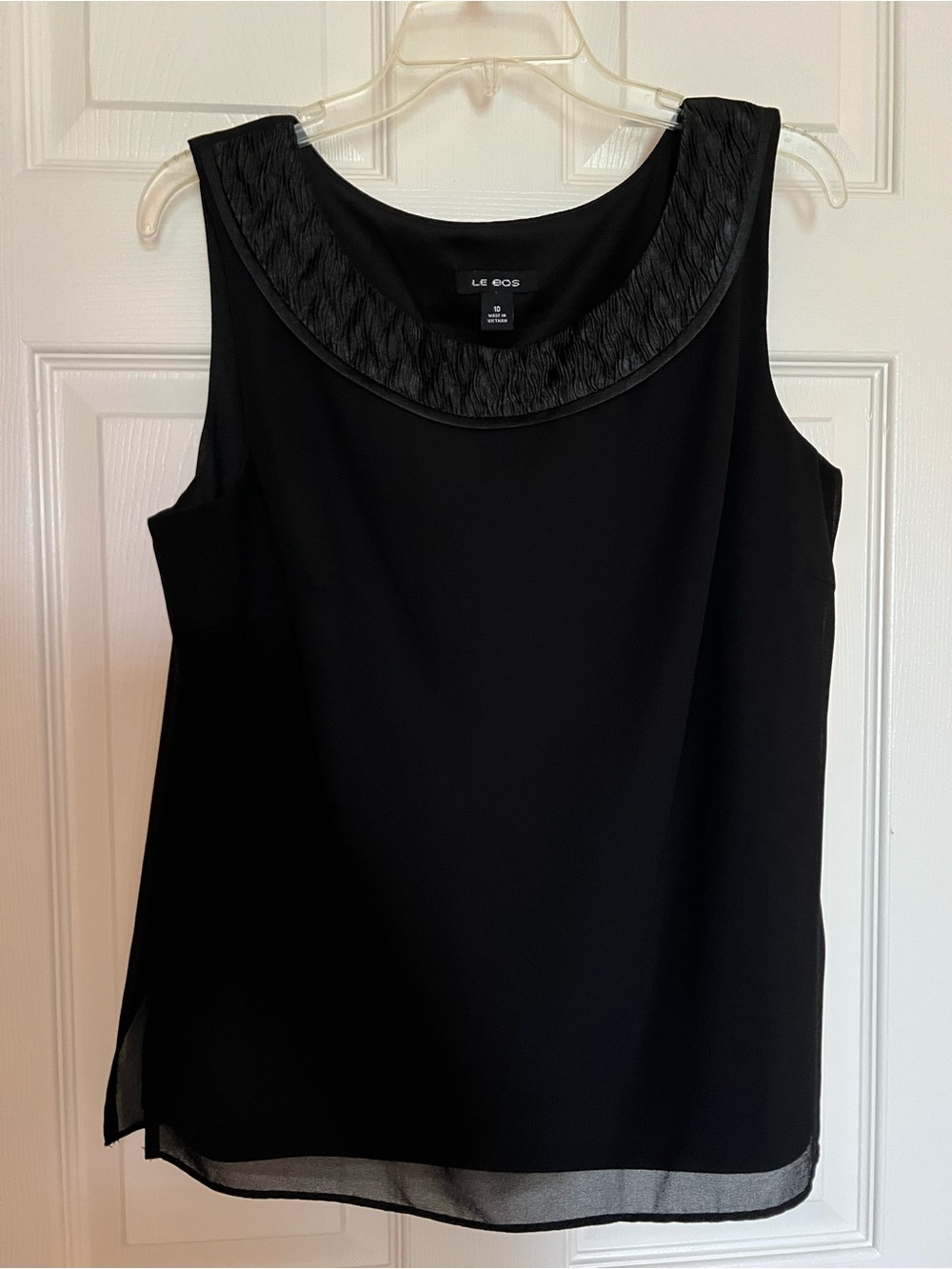 Black Sleeveless Pleated Collar Top
